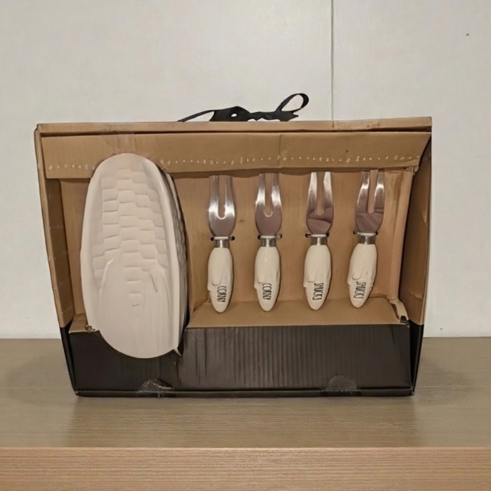 NEW Rae Dunn Corn Trays and Holders Set